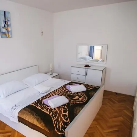 Danijela Apartment *
